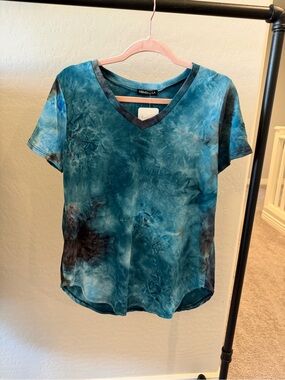 Teal Tie-Dye V-Neck Short Sleeve Top